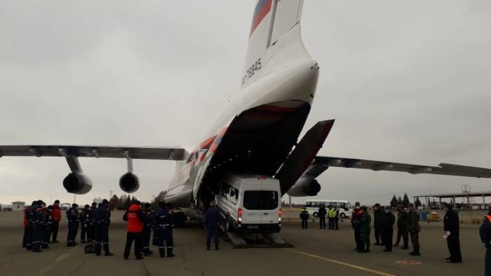Гуманитарный груз, отправленный из России в Ханкенди, был доставлен в Гянджинский международный аэропорт