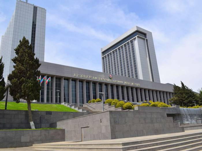 Парламент Азербайджана рассмотрит сегодня 16 вопросов