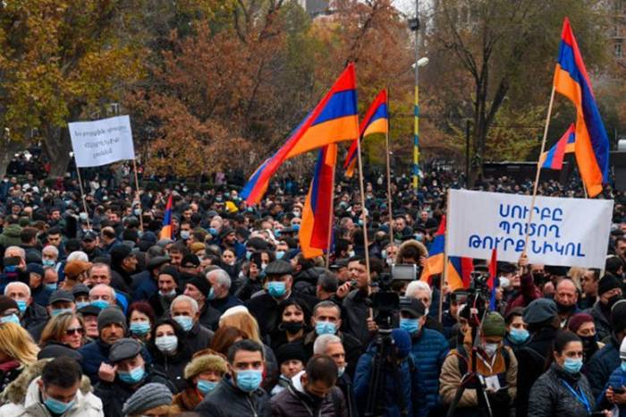 В Ереване проходит митинг оппозиции
