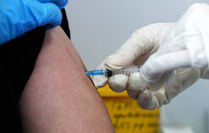 Власти Москвы намерены в перспективе вакцинировать от коронавируса 6-7 млн человек