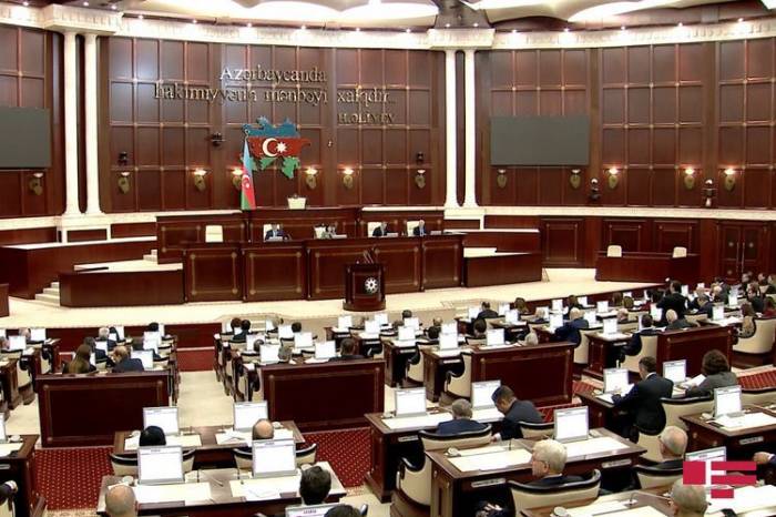 В парламенте обсуждается отмена военного положения в Азербайджане