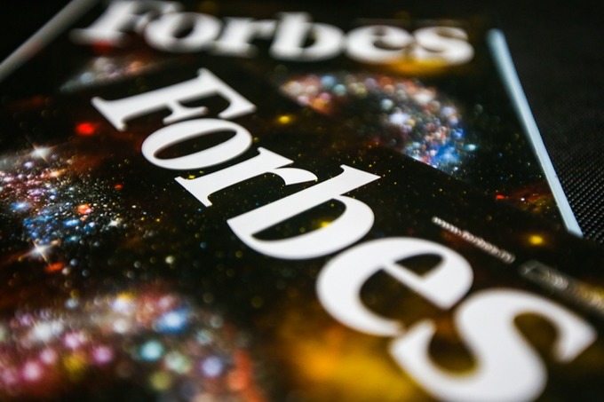 Forbes: мировые миллиардеры разбогатели за время пандемии в 2020 году