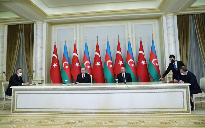Подписаны азербайджано-турецкие документы
