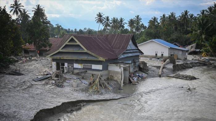 Наводнение в Индонезии: под водой остались почти 18 тыс. строений