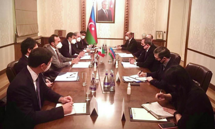 Глава МИД Азербайджана встретился с госсекретарем МИД и международного сотрудничества Италии