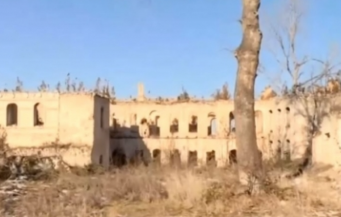 Дворец Хуршидбану Натаван, подвергшийся армянскому вандализму