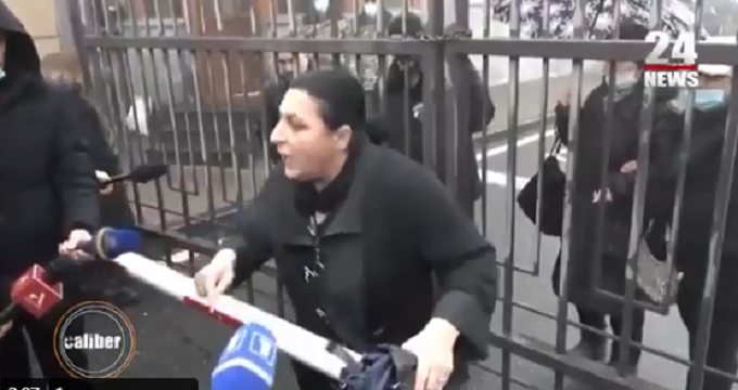 Отчаяние матерей: родители погибших армянских солдат просят помощи у Ильхама Алиева - ВИДЕО