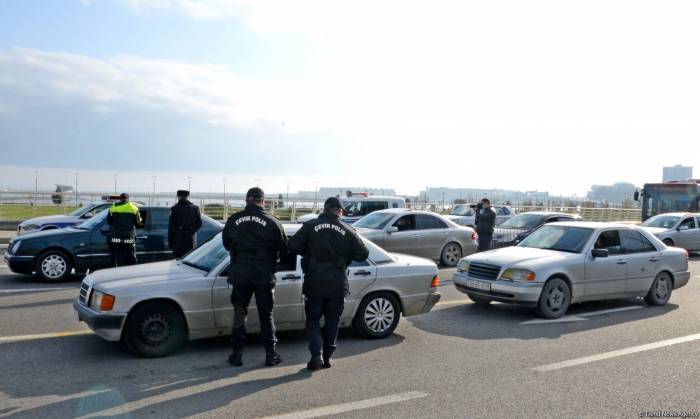 В Азербайджане с карантинных постов возвращены 2 450 автомобилей
