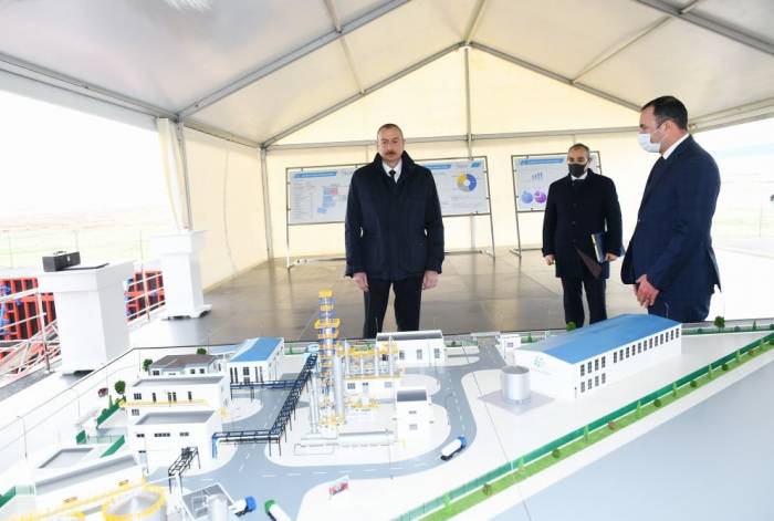 Ильхам Алиев заложил фундамент двух заводов - ФОТО
