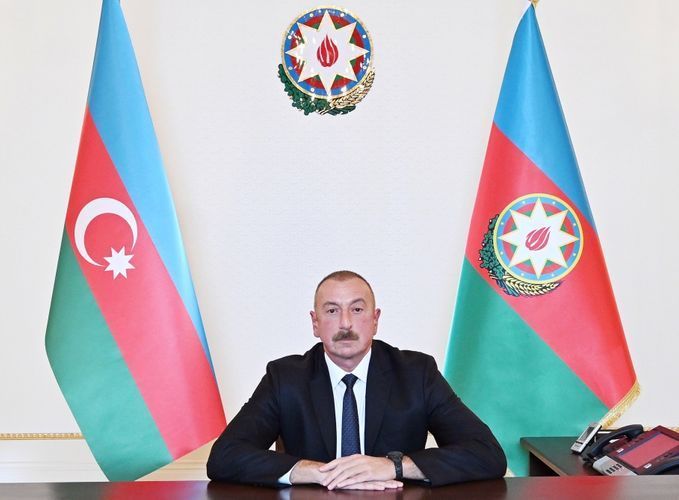 Президент Азербайджана: Впредь жилье для вынужденных переселенцев будет строиться только на освобожденных землях