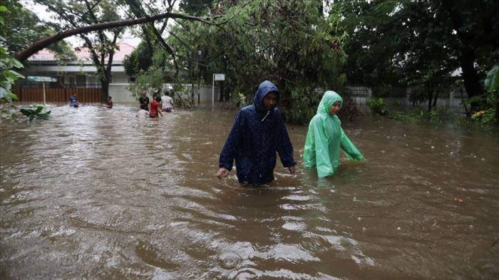 В Индонезии из-за селей эвакуированы свыше 112 тыс. человек