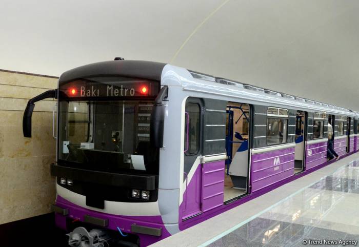 Бакметрополитен начал установку в поездах оборудование радиосвязи Tetra