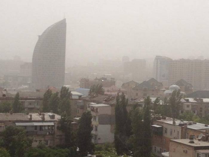 МЭПР: Количество пыли в Баку в 1,5 раза превышает норму