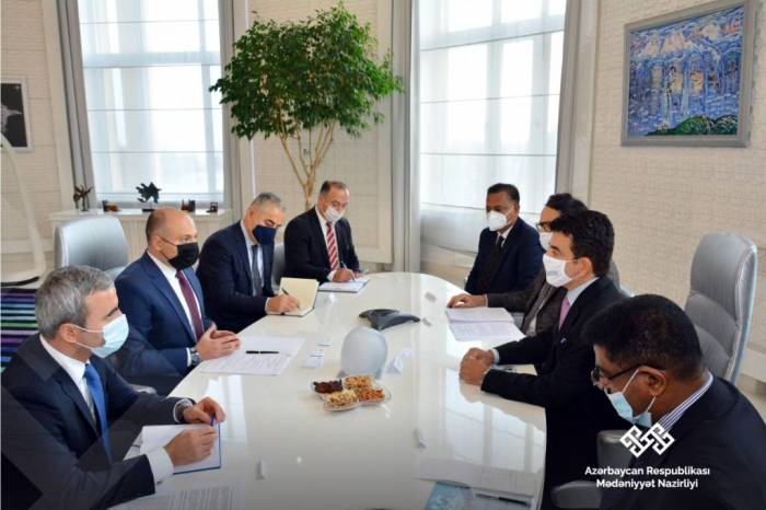 Министр культуры Азербайджана встретился с Генеральным директором ИСЕСКО Салимом аль-Маликом 