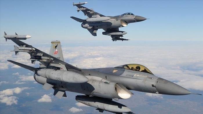 Турецкая авиация нанесла удар по террористам на севере Ирака