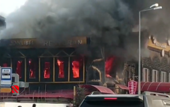 В Баку горит ресторан - ФОТО