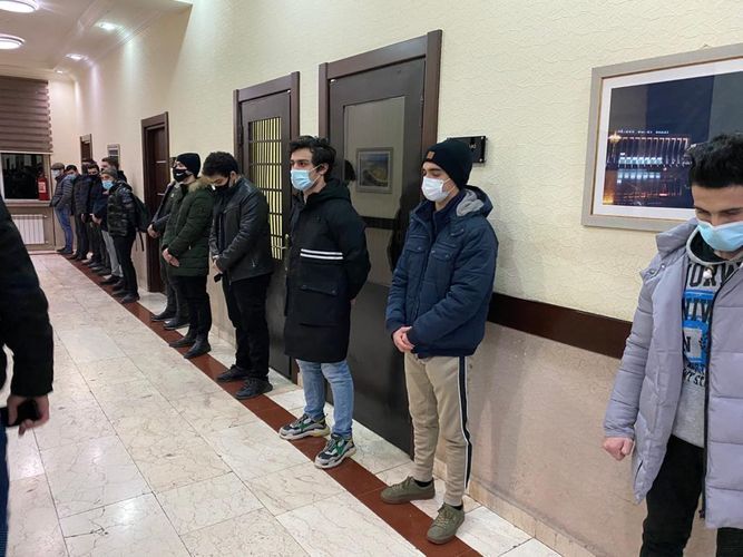 В Баку выявлен подпольный игровой зал, 22 человека оштрафованы