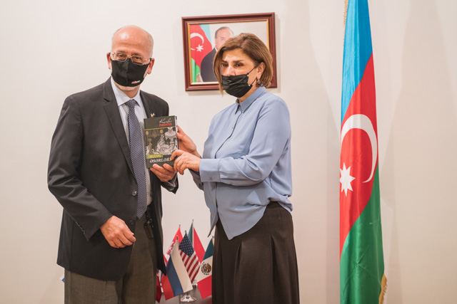 Посол Мексики в Азербайджане встретился с директором Государственного Переводческого Центра
