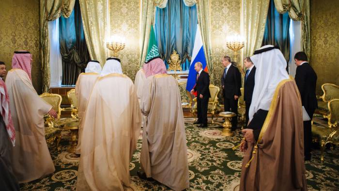 WSJ узнал о достижении договоренностей РФ и Саудовской Аравией по ОПЕК+