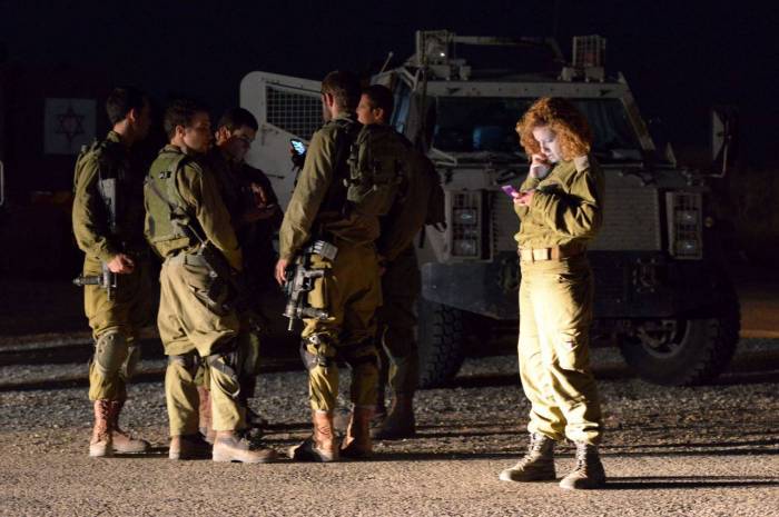 Израильские военные нейтрализовали напавшего на них с ножом палестинца