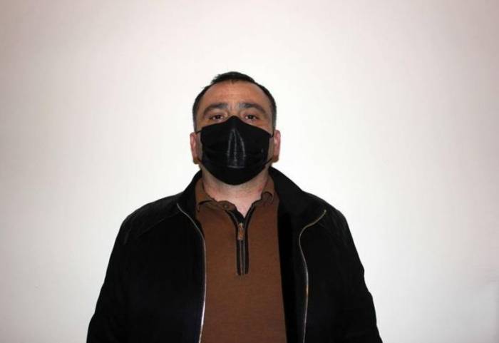 В Азербайджане мужчина пытался проехать через пост с удостоверением личности брата, его арестовали
