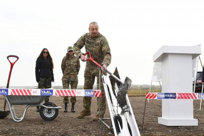Президент Ильхам Алиев заложил фундамент дороги Физули-Шуша и аэропорта в Физулинском районе, посетил город Шуша- ФОТО

