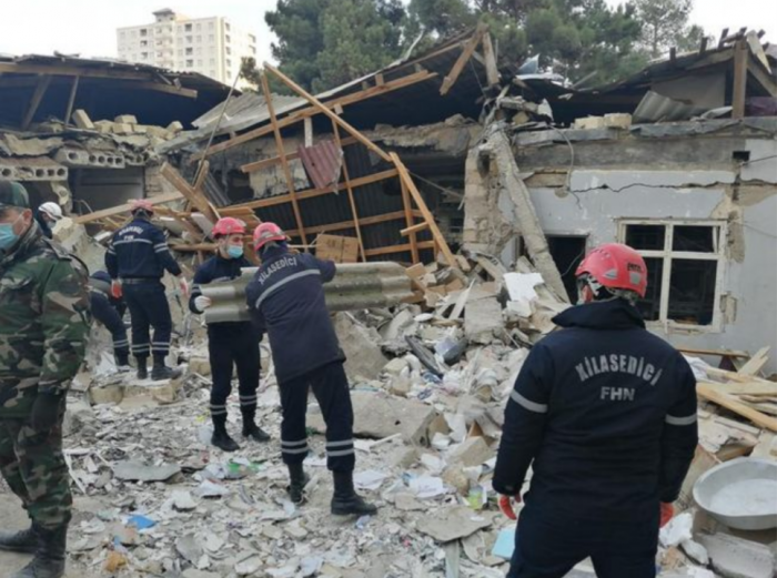МЧС: Поисково-спасательная операция в Хырдалане продолжается