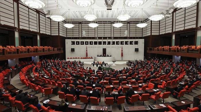 В парламенте Турции осудили сенаторов США за антитурецкое письмо Байдену
