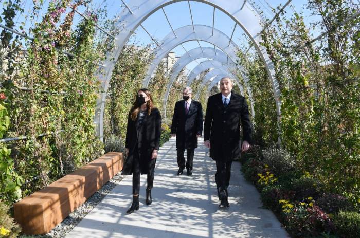 Ильхам Алиев и Мехрибан Алиева на открытии нового парка лесного типа в Ясамальском районе ФОТО- ОБНОВЛЕНО