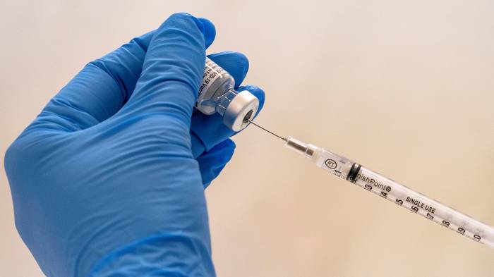 В Азербайджане начинается вакцинация от COVID-19 лиц от 50 и старше лет
