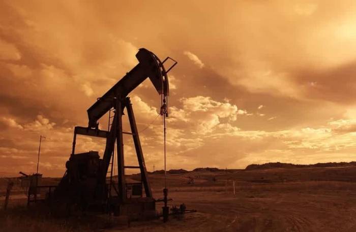 Цена на нефть достигла 13-месячного максимума