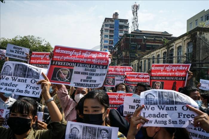 Число жертв разгона антивоенных акций протеста в Мьянме возросло до 17