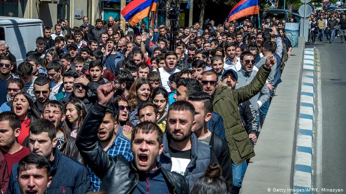 Молодежь в протестном движении в Армении: экскурс в прошлое революционных движений - ФОТОФАКТЫ 
