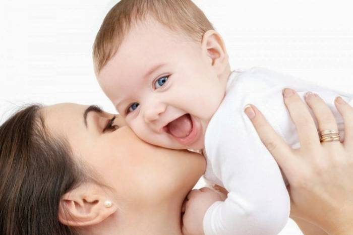В Азербайджане упрощается процедура усыновления детей родственниками
