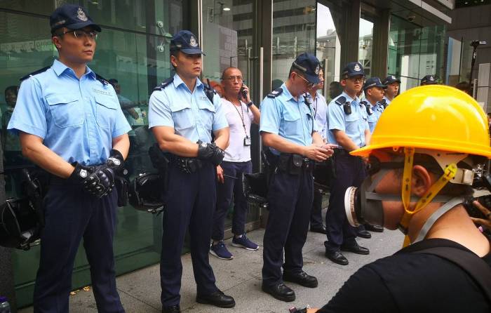 Полиция Гонконга обвинила 47 активистов в заговоре с целью подрыва госвласти