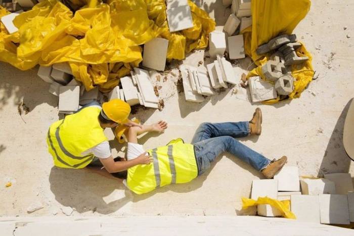 В Баку рабочий погиб, выпав со строящегося здания