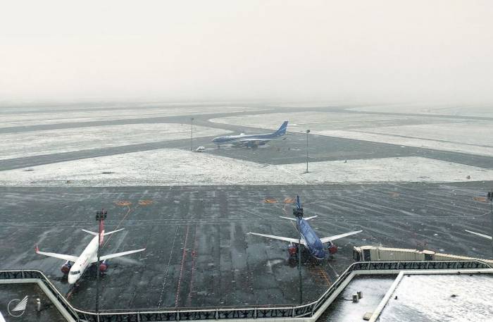 Снежная погода и метель не повлияли на работу международного аэропорта Баку
