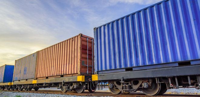 В Бакинский торговый порт прибыли два контейнерных экспортных поезда