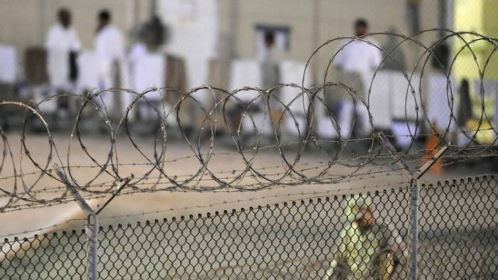 Администрация Байдена начала процесс закрытия тюрьмы Гуантанамо
