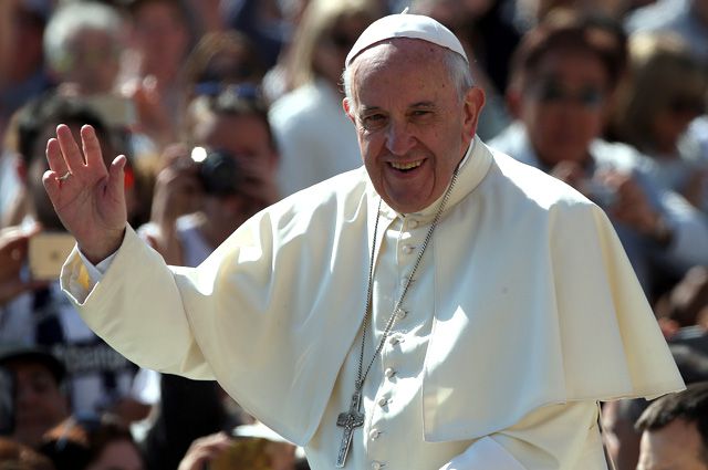 Папа Римский Франциск поздравил влюбленных с Днем святого Валентина