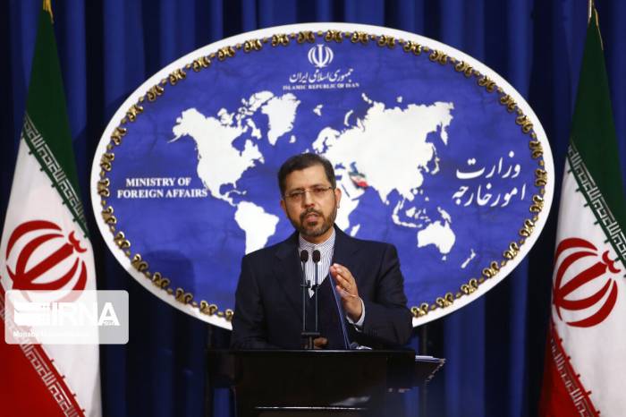 Иран готов вести переговоры с США в рамках "Шестерки" лишь при отмене санкций