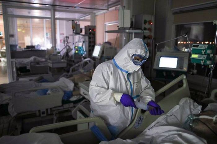 В России за сутки выявили 12 742 случая заражения коронавирусом