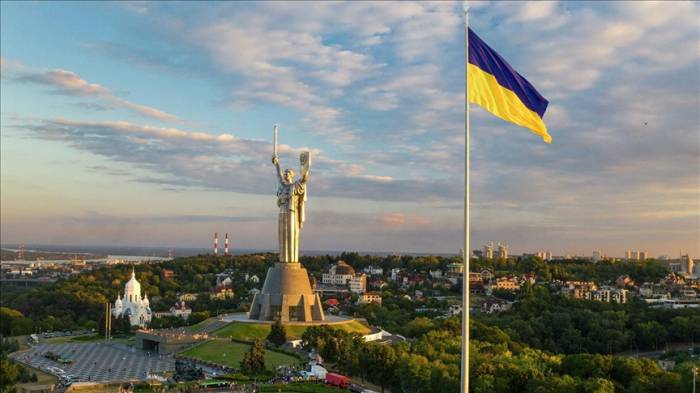 В Украине отметят 25-ю годовщину Конституции
