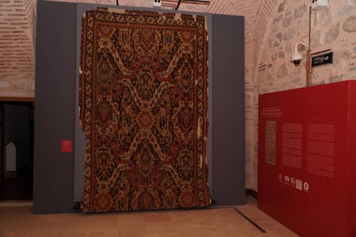 Азербайджанские ковры экспонируются в Музее турецкого и исламского искусства
