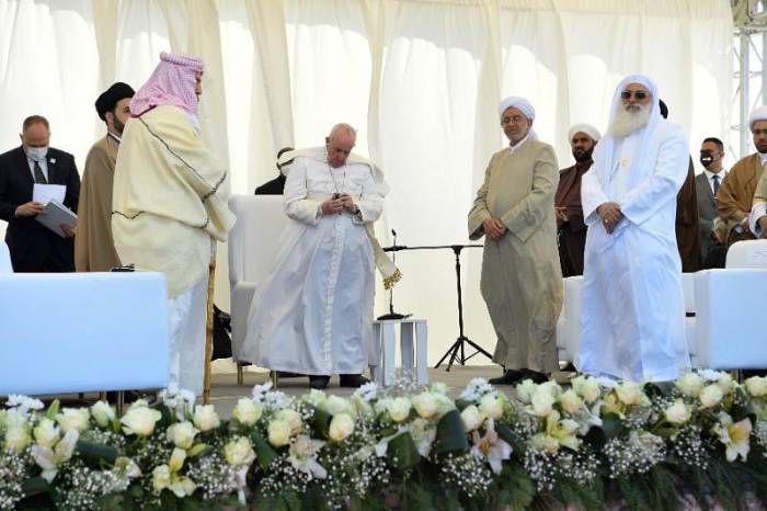 Папа Римский совершает первый в истории визит в Ирак