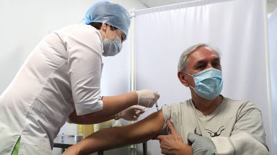 Россия лидирует в Европе по числу завершивших курс вакцинации от коронавируса