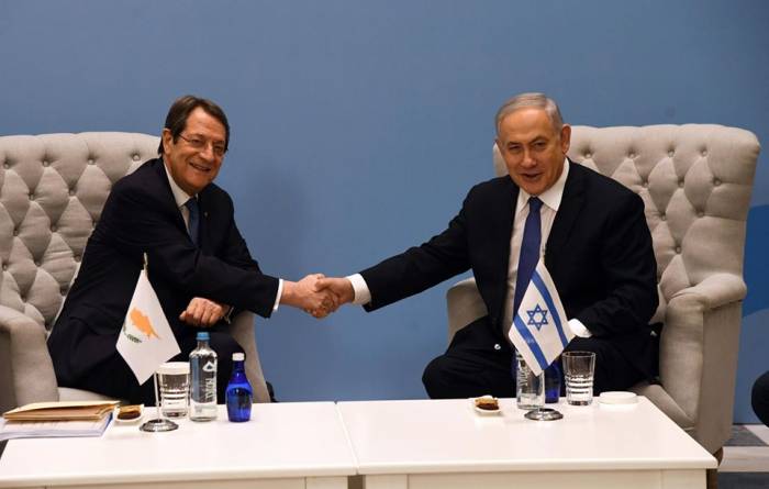 Израиль планирует строительство общей электросети с Кипром и Грецией

