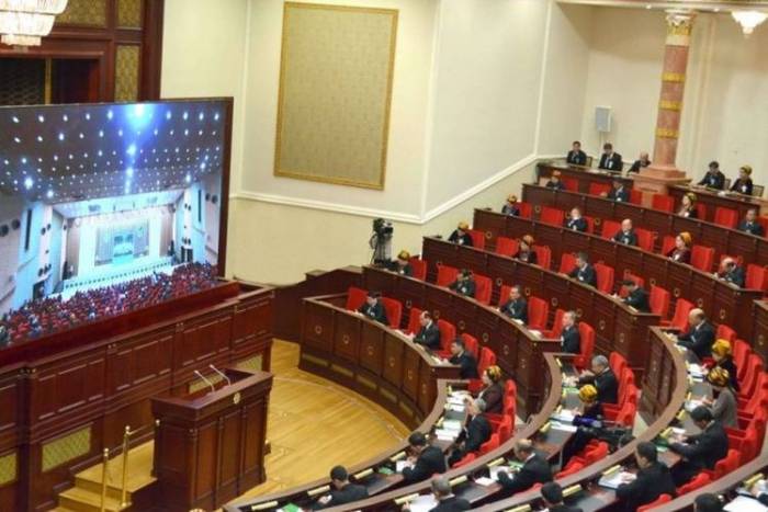 Парламент Туркменистана ратифицировал Меморандум с Азербайджаном по месторождению "Достлуг"