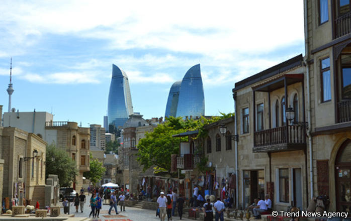 Число приехавших в Азербайджан иностранцев уменьшилось на 83%
