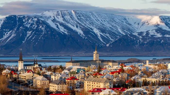 Исландия разрешила въезд иностранным гражданам, имеющим прививку от COVID-19
